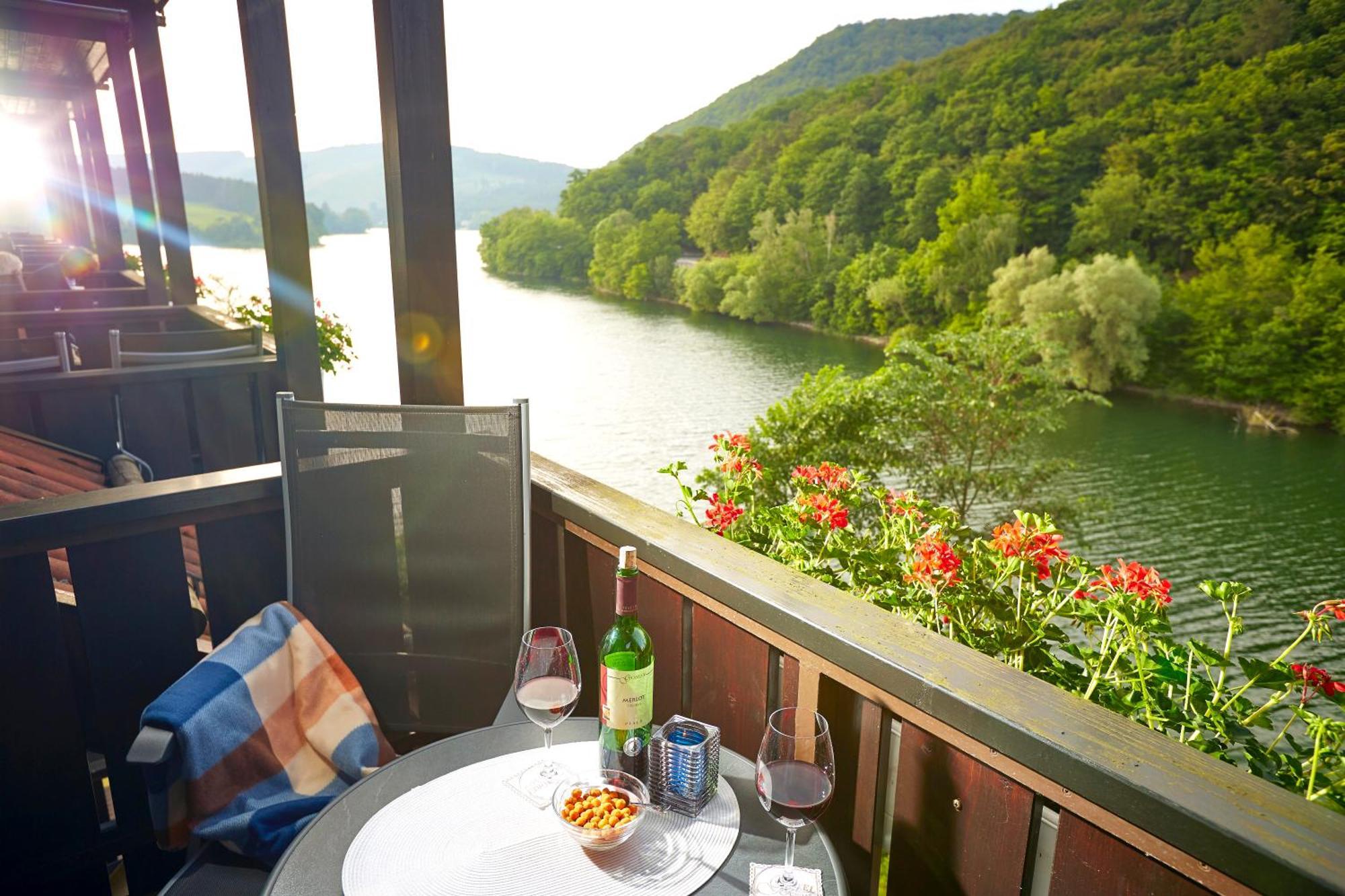 Göbel's Seehotel Diemelsee Exterior foto